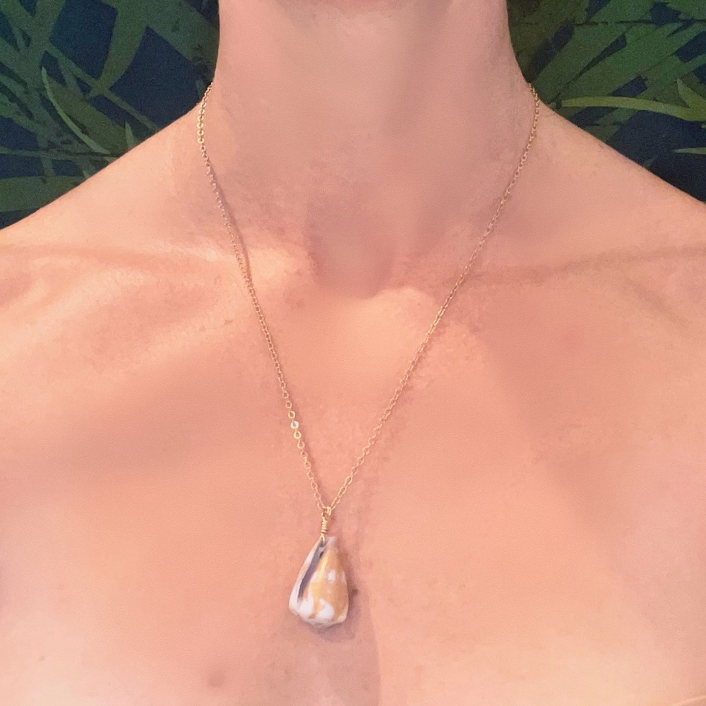 Hawaiian Seashell Gold Chain Luxury Necklace, New 🐚